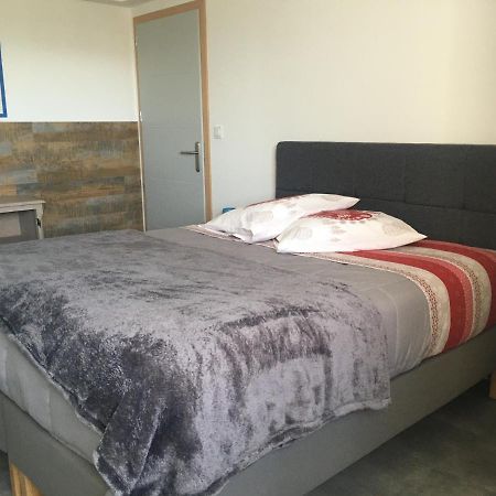Appartement T2 Independant Dans Maison Pugny-Chatenod Экстерьер фото